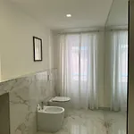 Re House & Deluxe Apartamento *