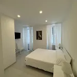 Re House & Deluxe Apartamento